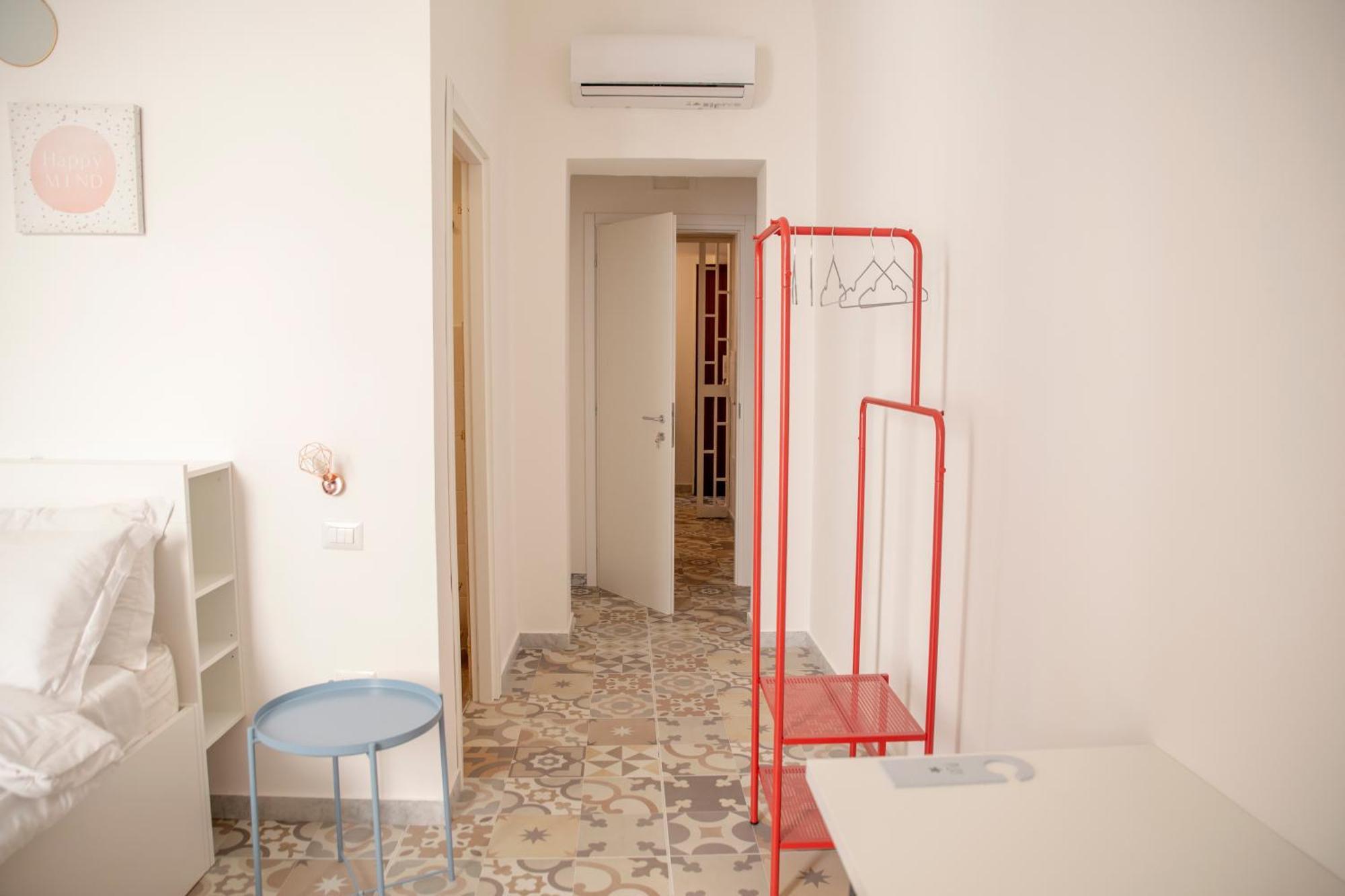 Allyoucantrip - La Nova Napoli Rom bilde